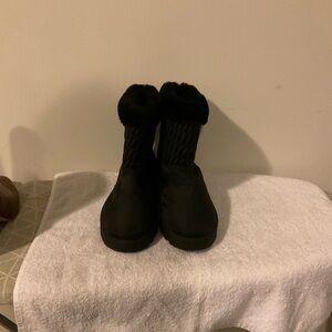 Danskin quilted Black Fur-Lined Boots